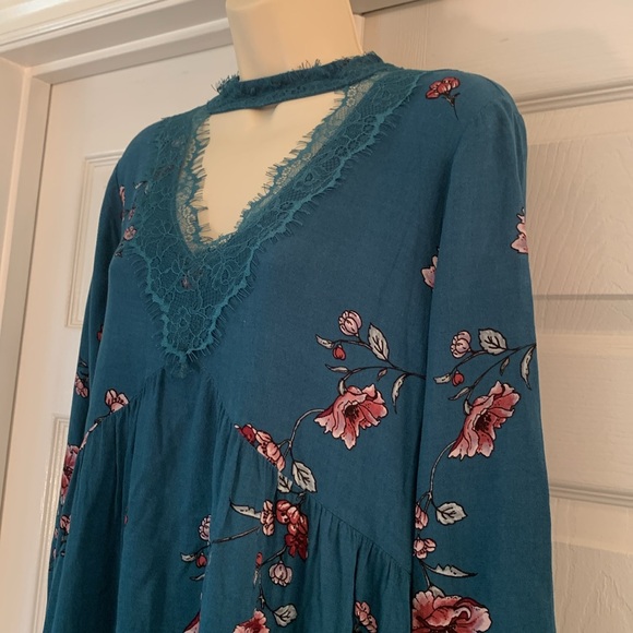 Green Floral Tunic Top/Mini Dress Charming Charlie sz m - Picture 4 of 9